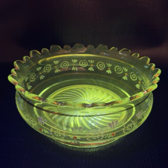 Antique Enameled Paint Large Glass Bowl Dish Gold Painted Edge Manganese 365nm - Picture 6 of 16